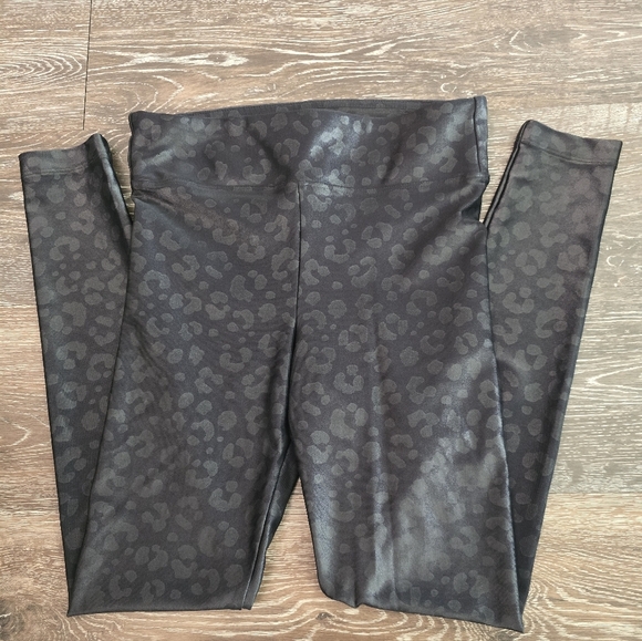 Koral Black Leggings with High Waist and Sparkly Design - Picture 6 of 9